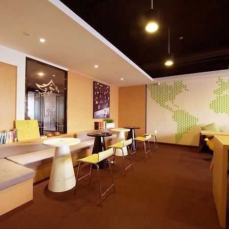 Iu Hotel Shenyang Railway Station Sk Transfer Center Extérieur photo